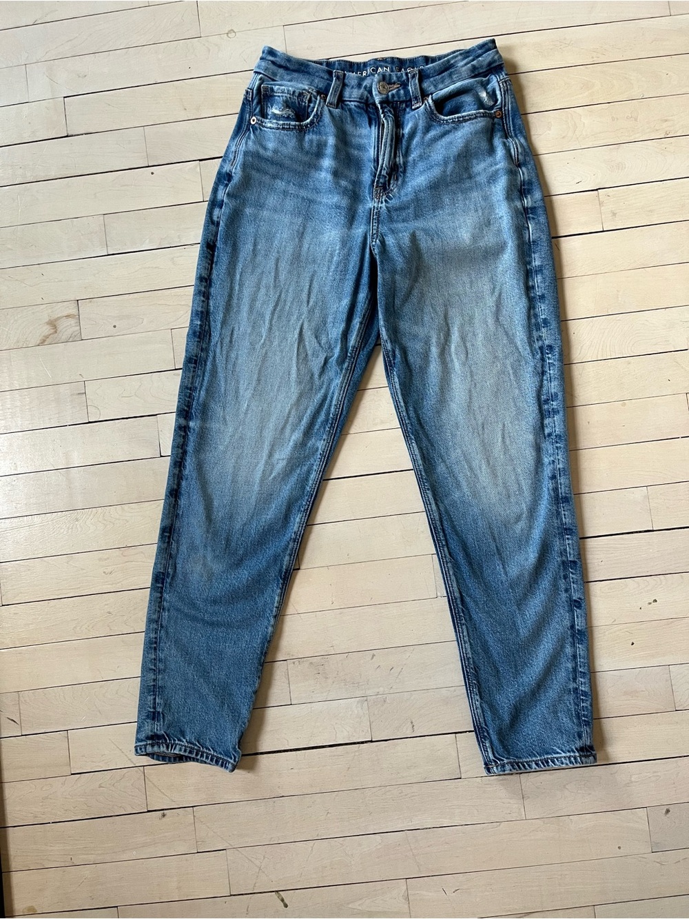 American Eagle Outfitters Curvy Mom Jeans